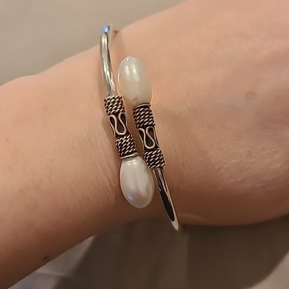 Girl Smiles Jewelry - Freshwater pearl sterling silver bracelet